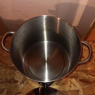 Large stainless stockpot with lid