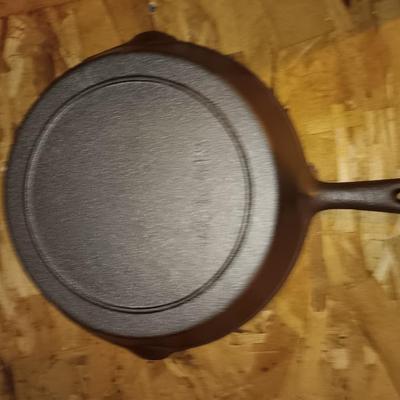 10" Cast Iron skillet with digital BBQ fork