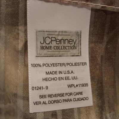 JC Penny home collection floral Queen-Sized bedding set with curtains and pillow shams