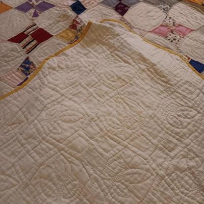 Beautiful vintage quilt