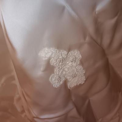 Vintage wedding dress with veil - pearl floral design button down back BEAUTIFUL