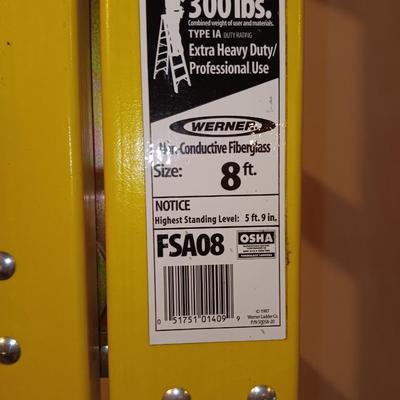 Nice Werner 8' fiberglass ladder