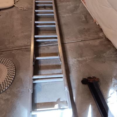 16-foot Aluminum extension ladder