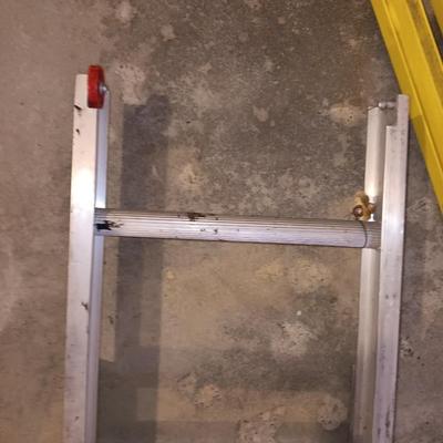 16-foot Aluminum extension ladder