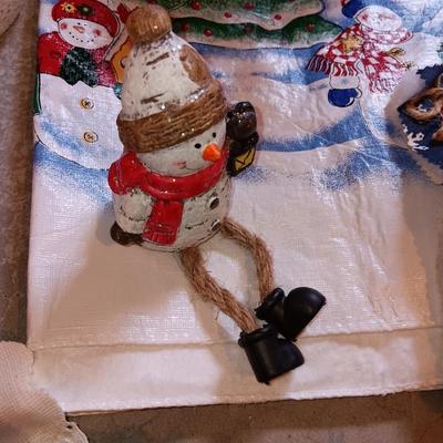 Snowman collection - everything snowman! with a green faux wreath