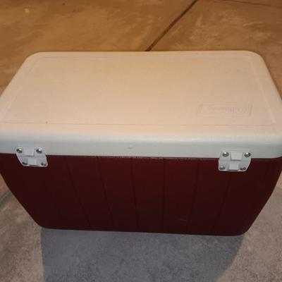Nice clean Coleman polylite 48 cooler with top tray insert