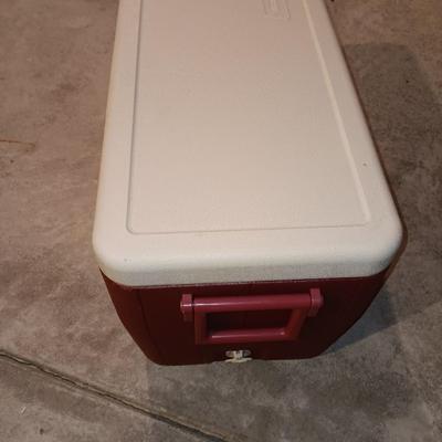 Nice clean Coleman polylite 48 cooler with top tray insert