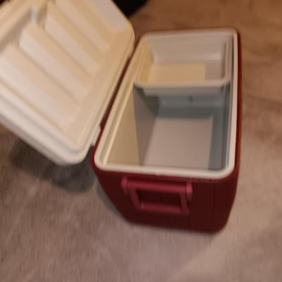 Nice clean Coleman polylite 48 cooler with top tray insert