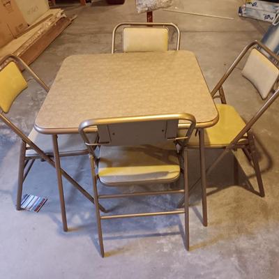 Folding Card / game table with 4 folding chairs