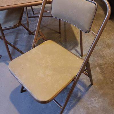 Folding Card / game table with 4 folding chairs