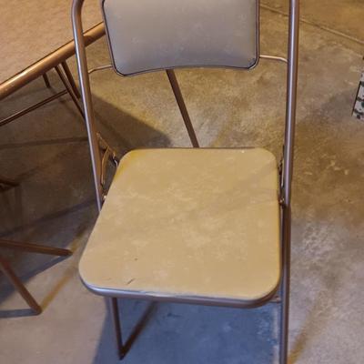 Folding Card / game table with 4 folding chairs