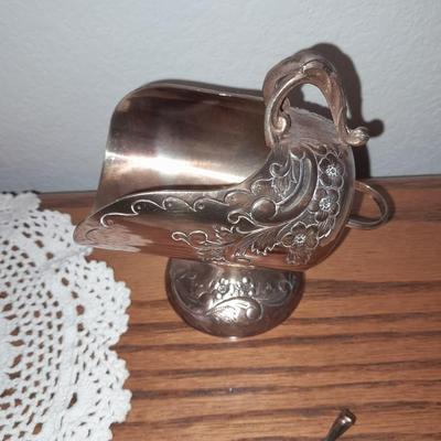 Silverplate sugar Scuttle with spoon and collection of doilies
