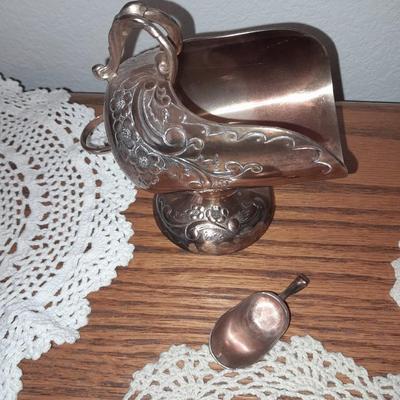 Silverplate sugar Scuttle with spoon and collection of doilies