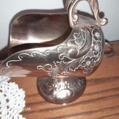 Silverplate sugar Scuttle with spoon and collection of doilies
