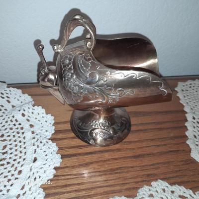 Silverplate sugar Scuttle with spoon and collection of doilies