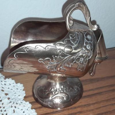 Silverplate sugar Scuttle with spoon and collection of doilies