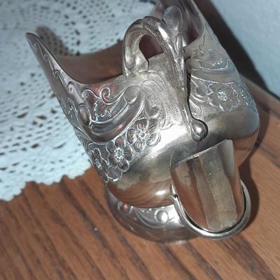 Silverplate sugar Scuttle with spoon and collection of doilies