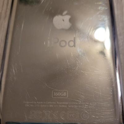 ipod 160gb with Case & Charger