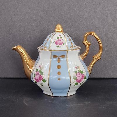 LOT 28S: Fenton Designed Telefloral Vase w/ Thomas Kinkade 'My Granddaughter, My Joy' Figurine & Mini Teapot