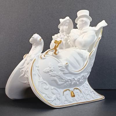 LOT 38S: 1991 Lenox Victorian Sleigh Music Box with Poinsetta Glass Plates