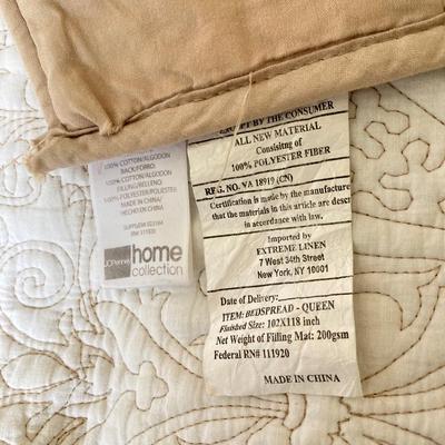 LO 56U: JC Penney Home Collection Bed Cover, Pillow Covers and Accent Pillow