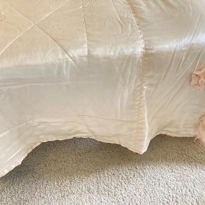 LOT 57U: King Size Bed Cover and Pillow Covers