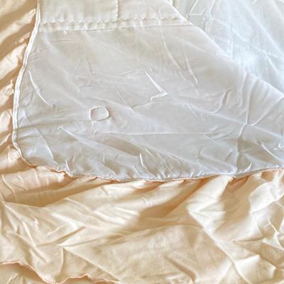 LOT 57U: King Size Bed Cover and Pillow Covers
