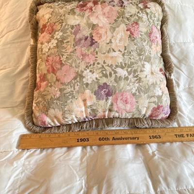 LOT 59U: Bedding Collection - Laura Ashley Bed Cover, Accent Pillow, Charter Club Throw and King Size Sheet Sets