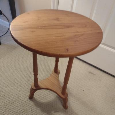 Wood Finish Round Side Table