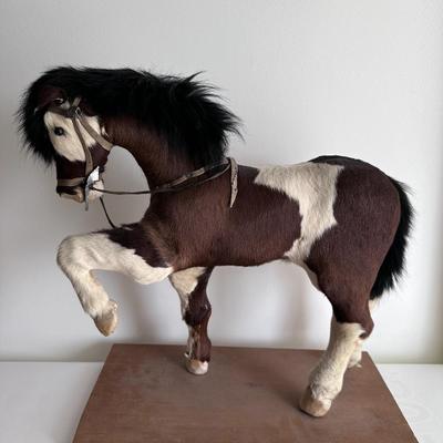 Lovely Clydesdale Horse statue