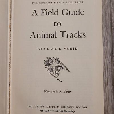 'A Field Guide to Animal Tracks' by Olaus J. Murie