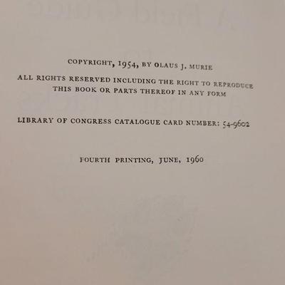'A Field Guide to Animal Tracks' by Olaus J. Murie