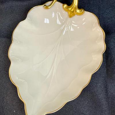 Leaf Shaped Dish Woodleaf Collection Gold by Lenox