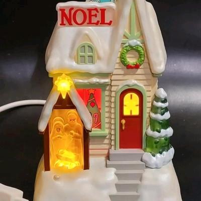 2009 Hallmark Keepsake Ornament Caroling Cottage Noel House