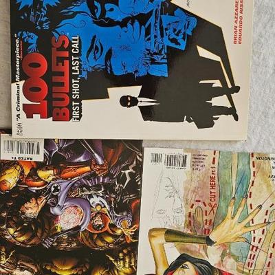 Lot of vintage comics Hellboy, Batman, Spiderman, Thor and more!