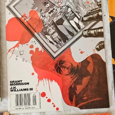 Lot of vintage comics Hellboy, Batman, Spiderman, Thor and more!