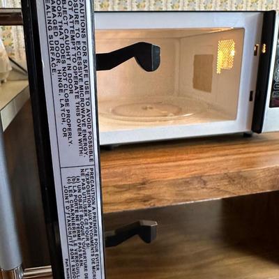 Emerson Microwave Oven