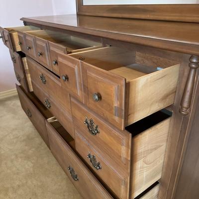 Angelina (8) Drawer Dresser â€” EXCELLENT Condition