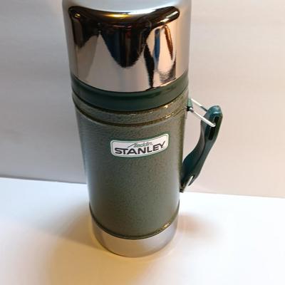 Vintage Aladdin Stanley thermos in near mint condition! No A -1850B 24 oz. wide mouth