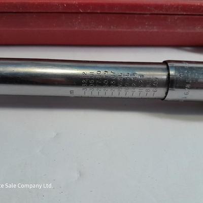 MAC Tools TW150FR Click-Type Torque Wrench 150 Ft-lb 1/2" Drive Ratchet w/Case.
