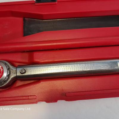 MAC Tools TW150FR Click-Type Torque Wrench 150 Ft-lb 1/2" Drive Ratchet w/Case.