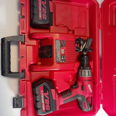 Milwaukee V28 1/2" 13 MM Hammer drill with case with battery and charger