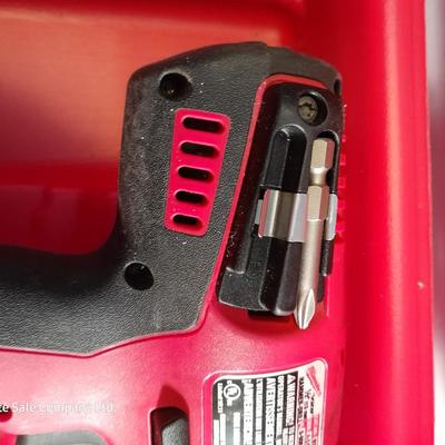 Milwaukee V28 1/2" 13 MM Hammer drill with case with battery and charger