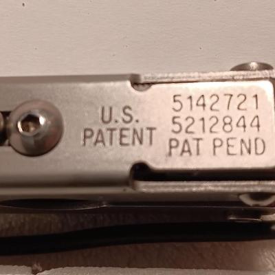 Nice GERBER multi tool knife with belt case