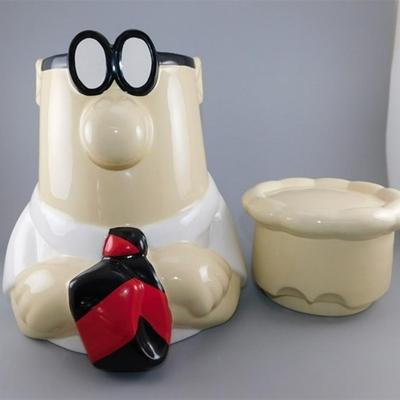 17 12" Dilbert United Feature Syndicate Inc Treasure Craft Cookie Jar ( Small Chip on Lid)