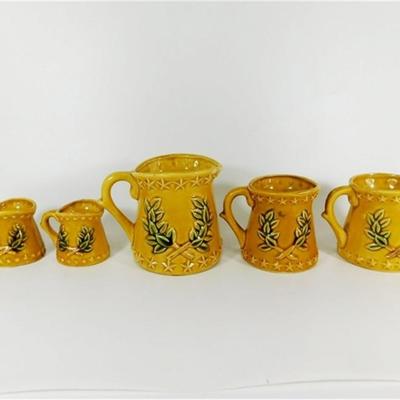 84 Chadwick Measuring Cup Set with Wood Hanger (Has 2 1/2 Cup & 2 1/8 Cup)