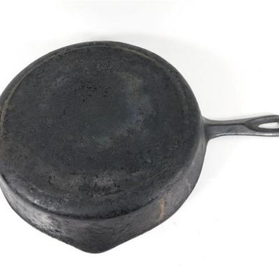 106 11" Cast Iron Skillet No Visible Markings