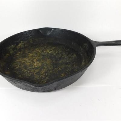 106 11" Cast Iron Skillet No Visible Markings