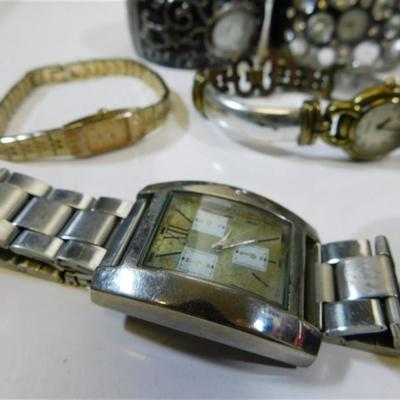 119 Fashion Watches Bulk Deal ~ 12 Watches