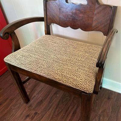 189 Vintage Wide Seat Sewing Bench